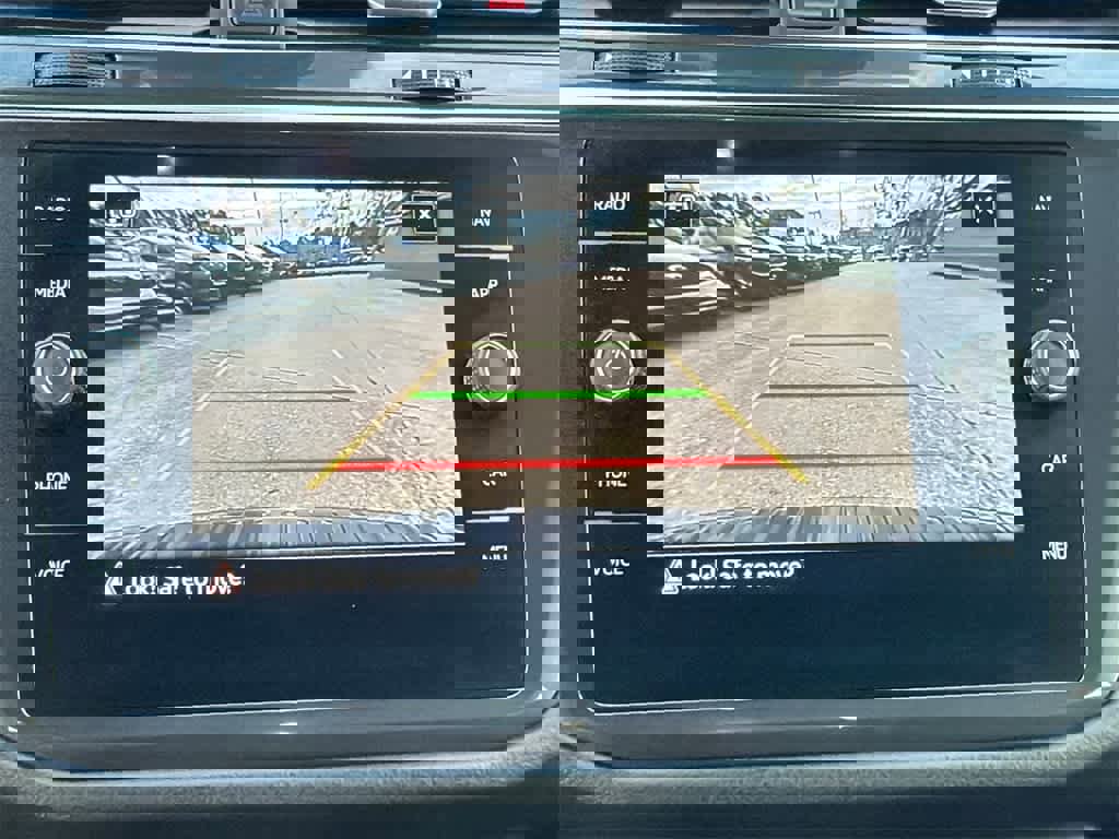 Used 2022 Volkswagen Tiguan SEL R-Line image 28