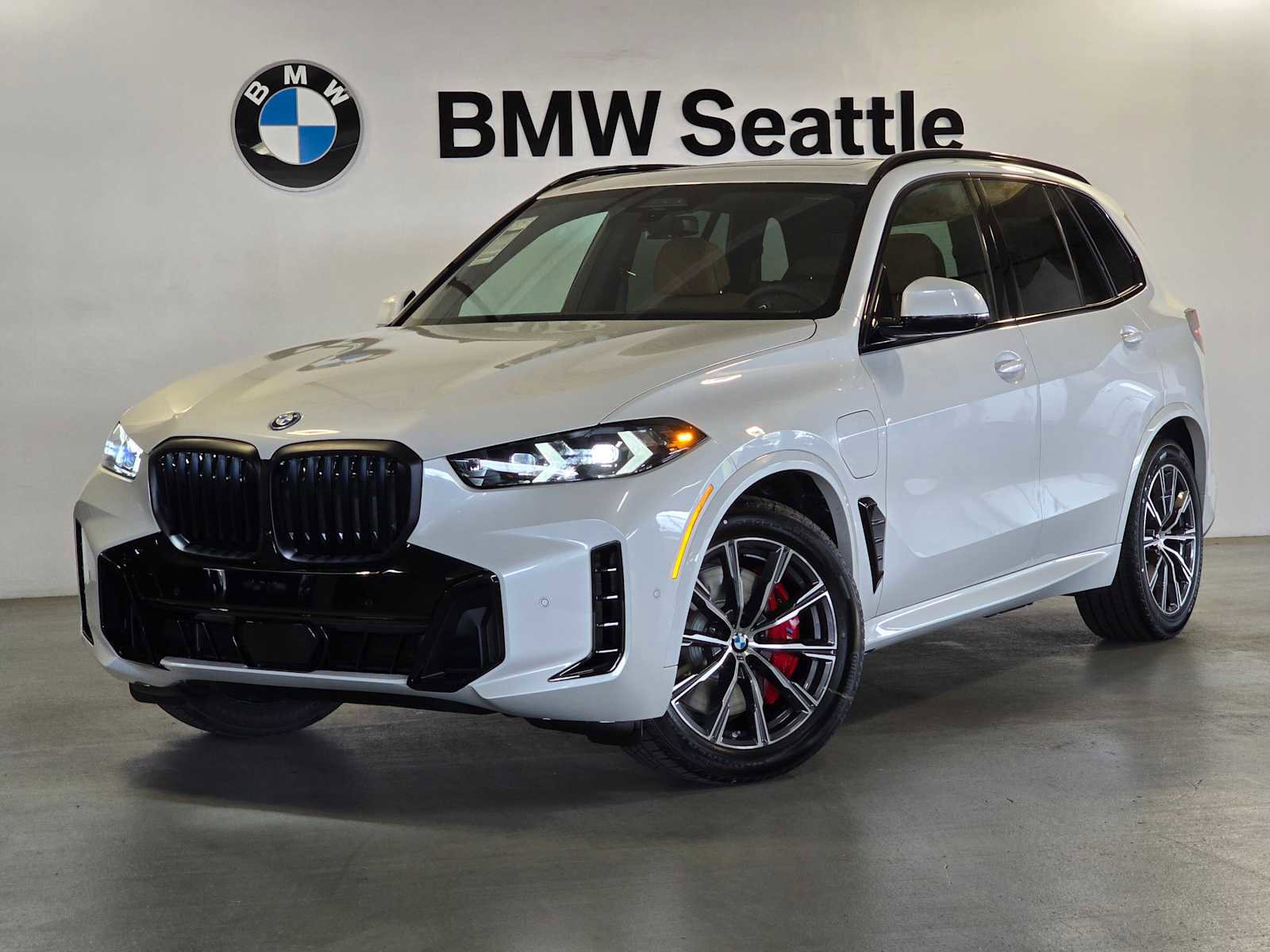 New 2026 BMW X5 xDrive50e w/ M Sport Package