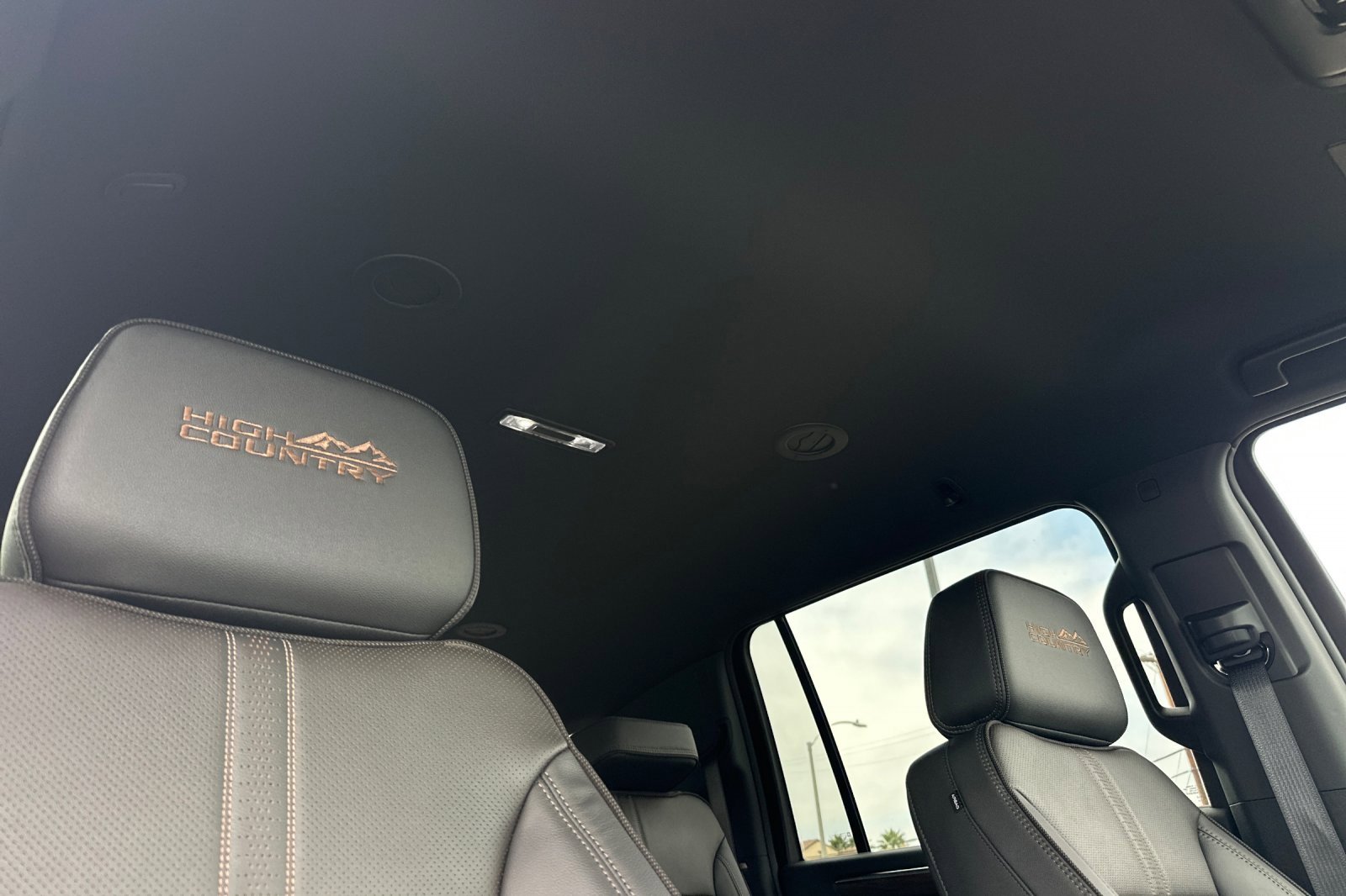 New 2026 Chevrolet Suburban High Country w/ LPO, Illumination Package image 18