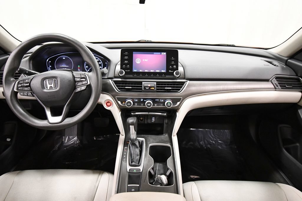 Certified 2018 Honda Accord LX image 3