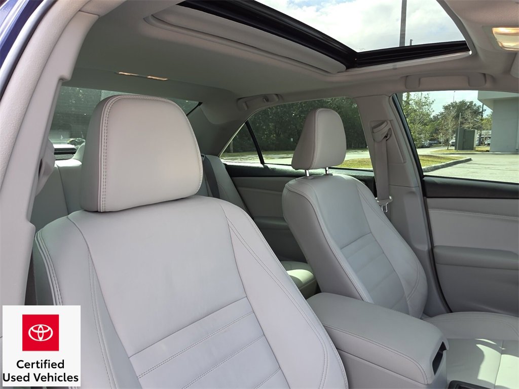 Certified 2017 Toyota Camry XLE image 15