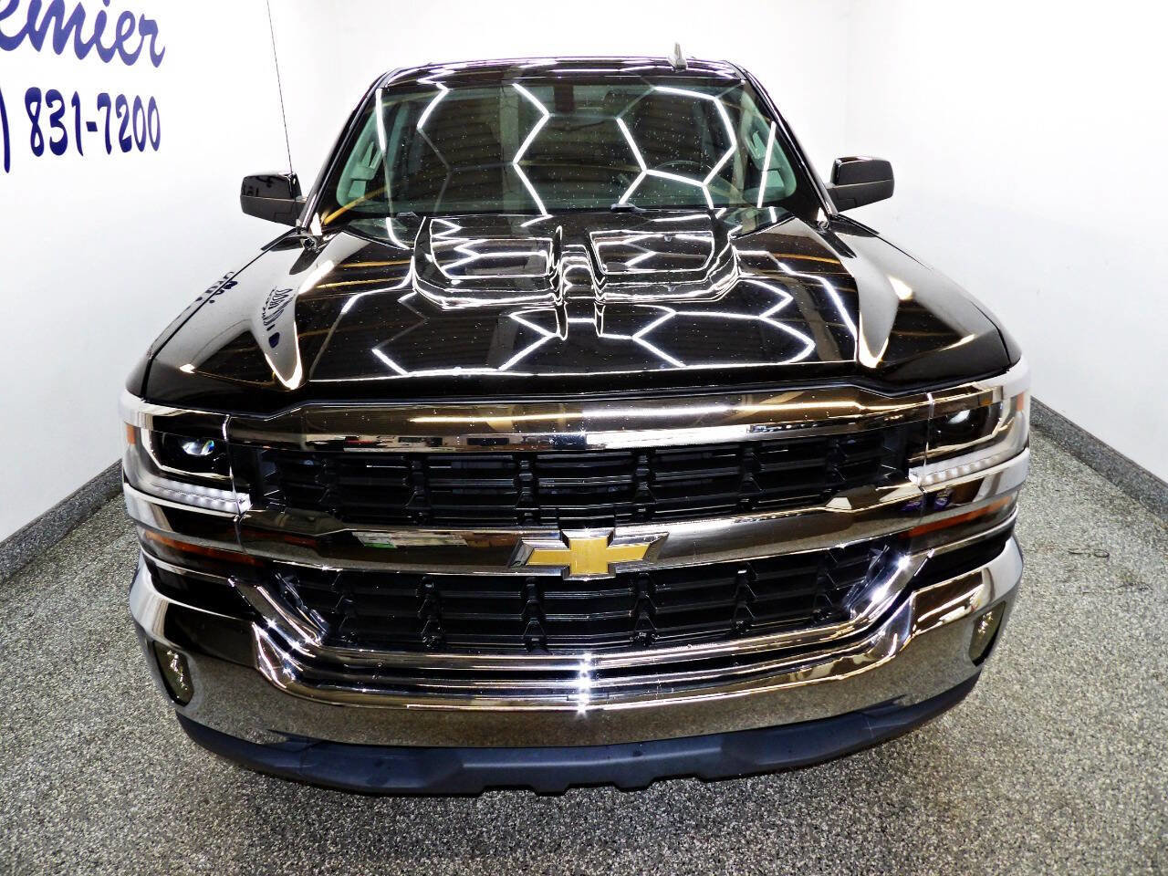 Used 2019 Chevrolet Silverado 1500 LT w/ All Star Edition AWD/4WD image 2
