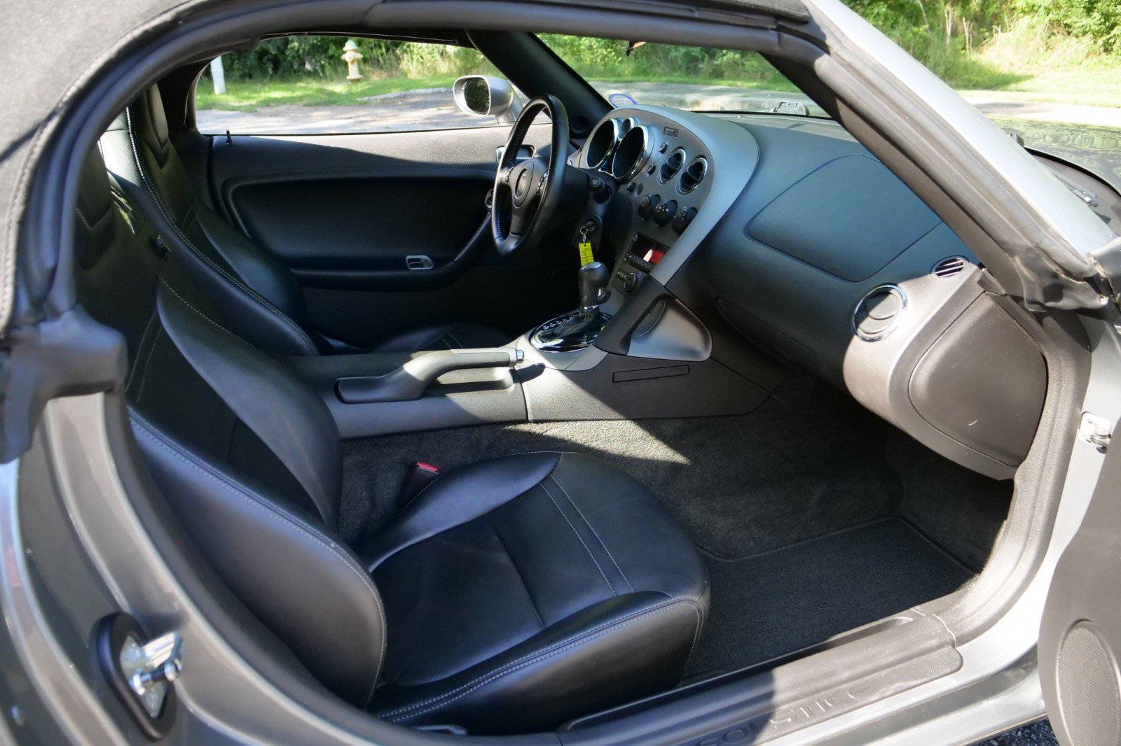 Used 2007 Pontiac Solstice Convertible w/ Premium Package RWD image 20