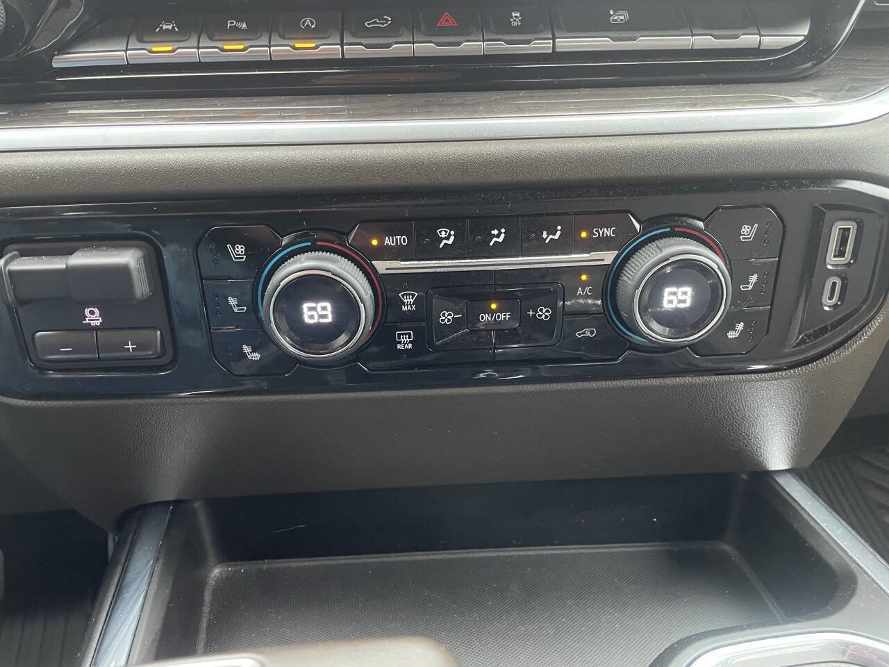 Used 2022 Chevrolet Silverado 1500 LTZ w/ LTZ Convenience Package II image 19