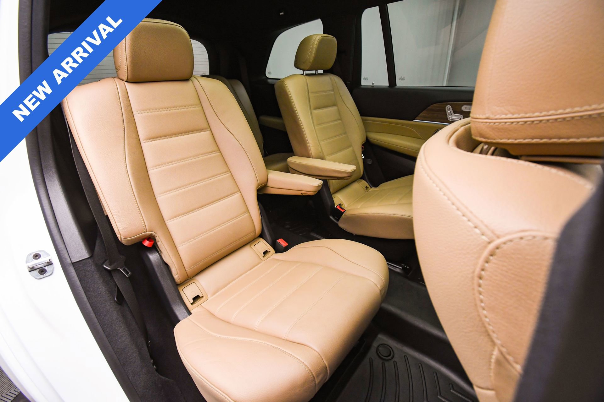 Used 2025 Mercedes-Benz GLS 450 4MATIC image 53