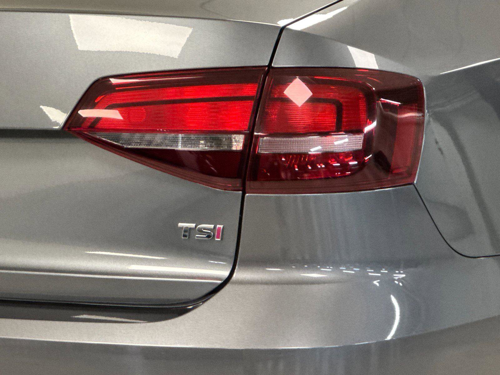 Used 2018 Volkswagen Jetta SE image 24