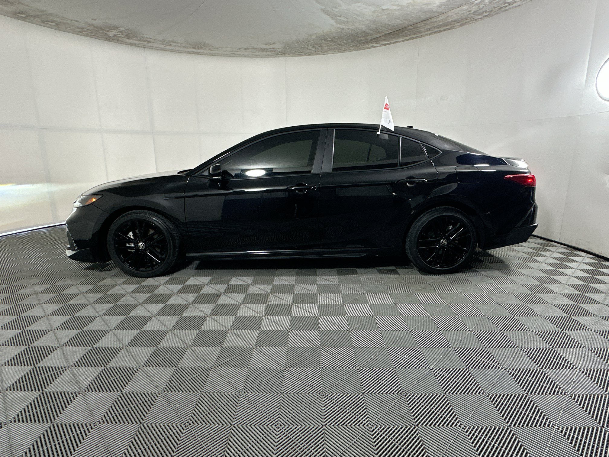 Used 2026 Toyota Camry SE FWD image 6