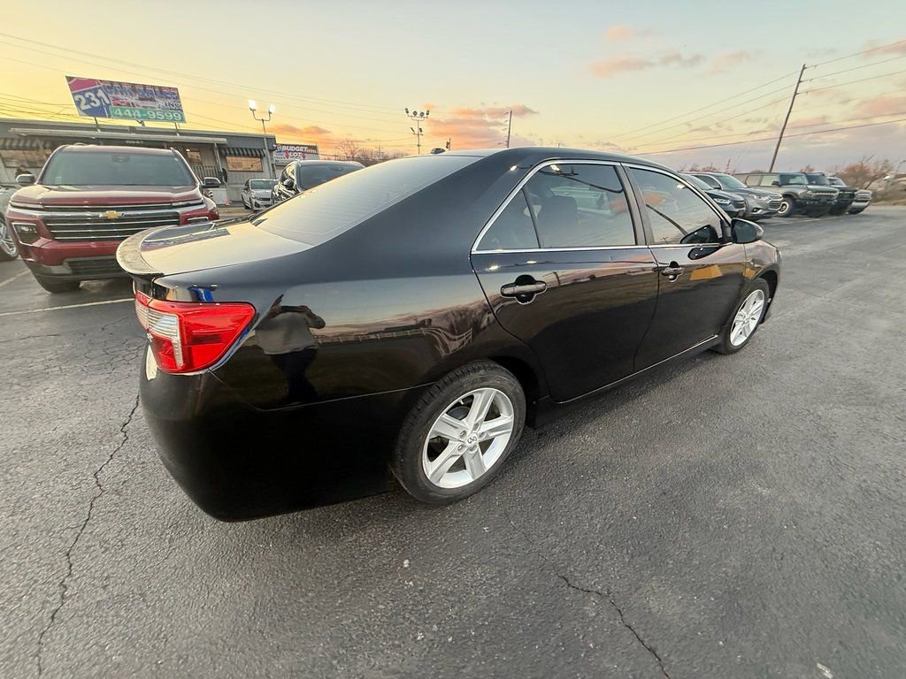 Used 2012 Toyota Camry SE image 3