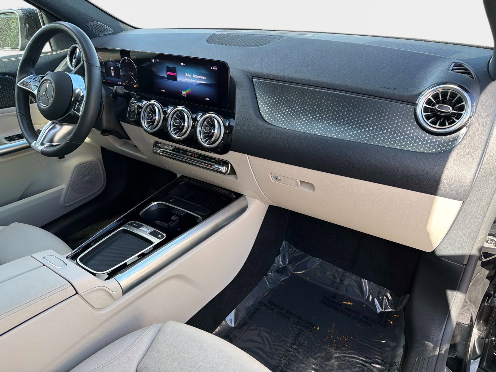 Used 2025 Mercedes-Benz GLA 250 4MATIC image 23