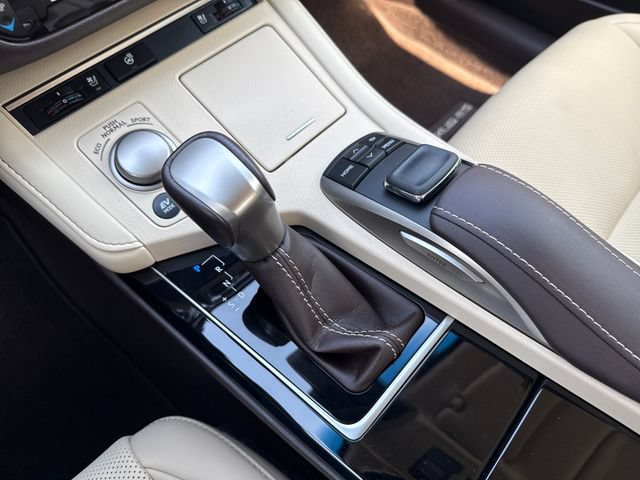 Used 2017 Lexus ES 300h w/ Navigation System Package FWD image 28