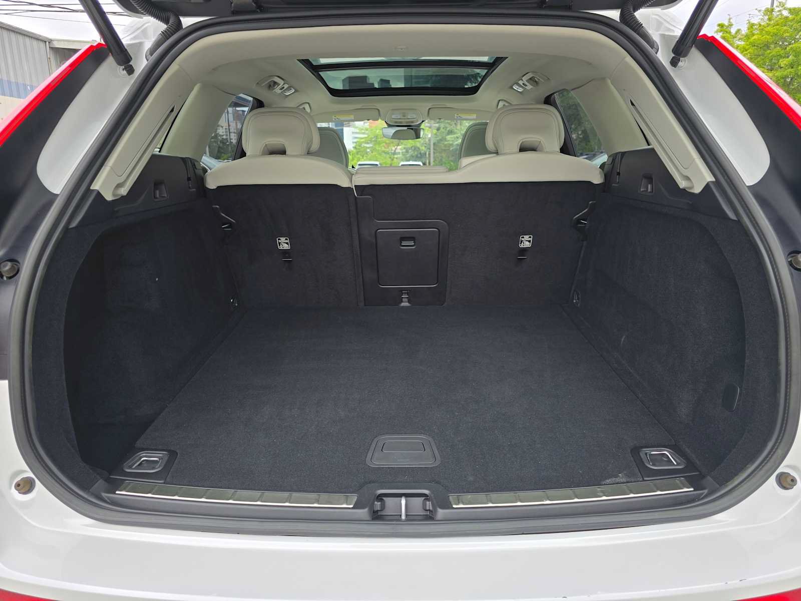 Used 2023 Volvo XC60 B5 Plus w/ Climate Package AWD/4WD image 14