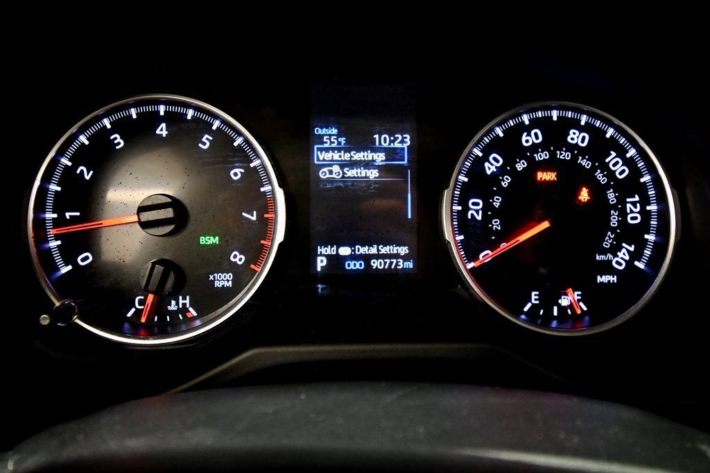 Used 2022 Toyota RAV4 XLE AWD/4WD image 22