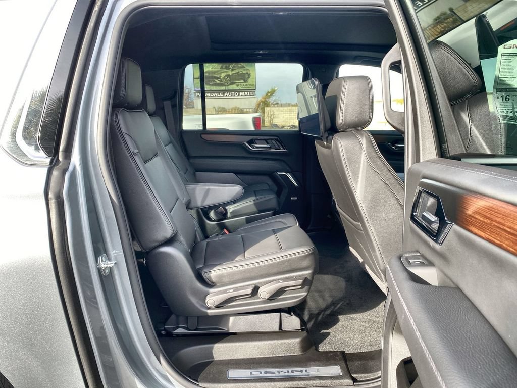 Certified 2026 GMC Yukon XL Denali w/ Advanced Technology Package AWD/4WD image 42