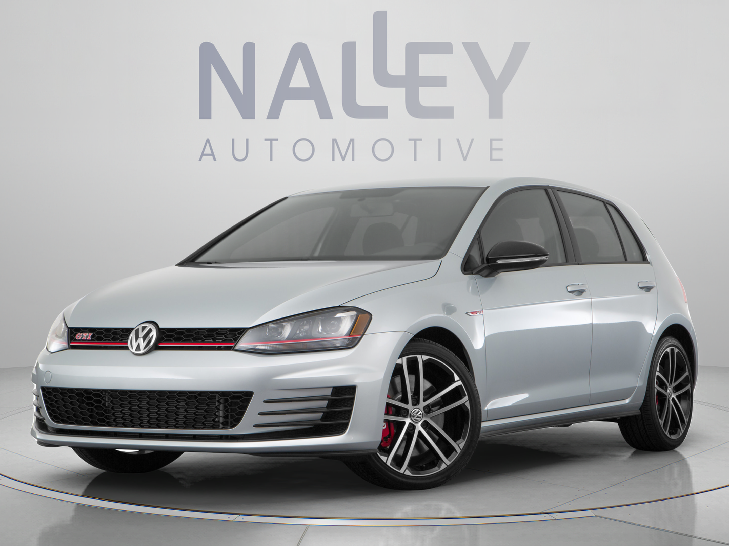 Used 2017 Volkswagen Golf 4-Door FWD image 10