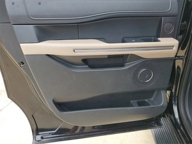 Used 2024 Ford Expedition Max Limited image 31
