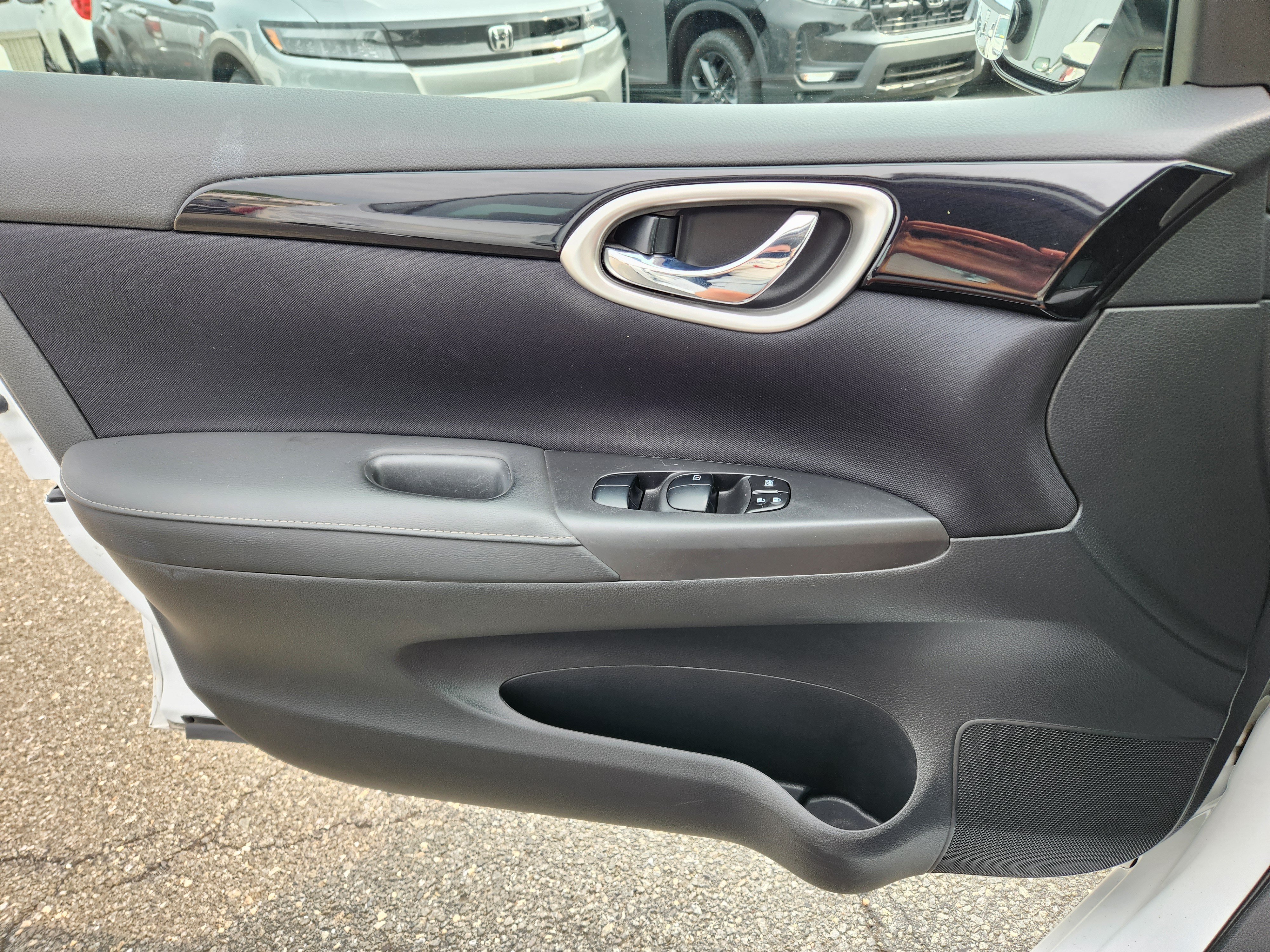 Used 2018 Nissan Sentra SV FWD image 23