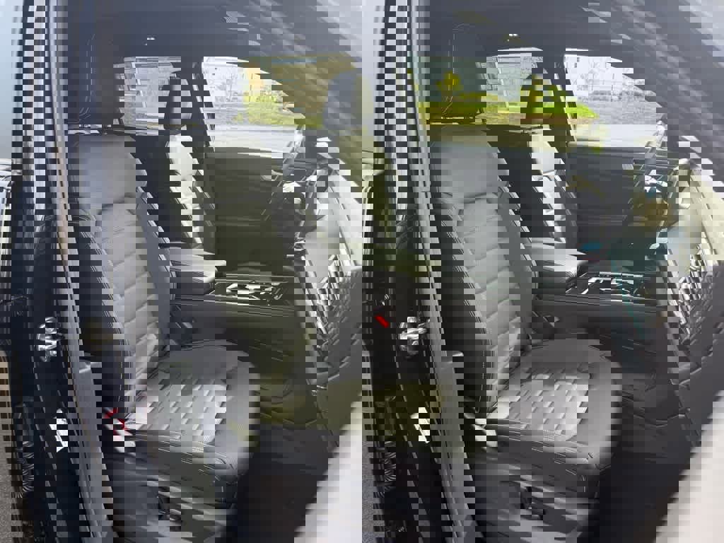 New 2026 Volkswagen Atlas Cross Sport SEL R-Line image 10