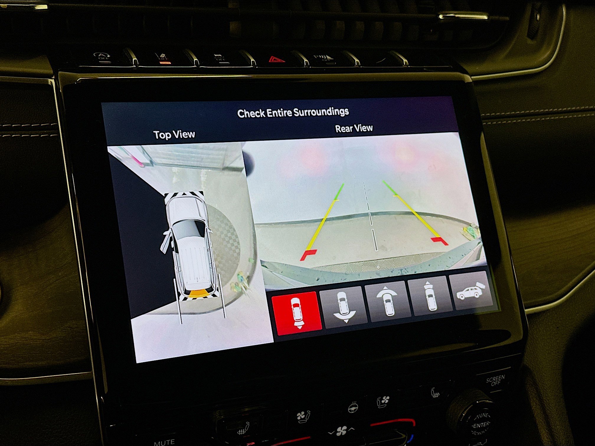 Used 2024 Jeep Grand Cherokee L Limited w/ Luxury Tech Group II image 23