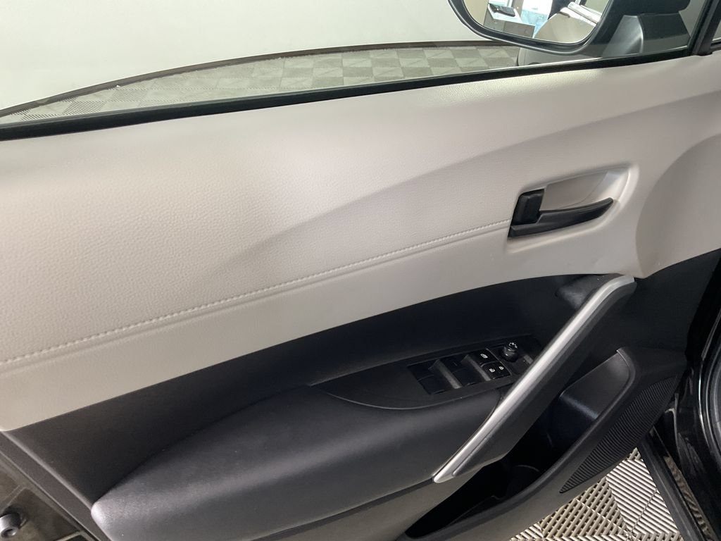 Used 2022 Toyota Corolla Cross LE AWD/4WD image 16