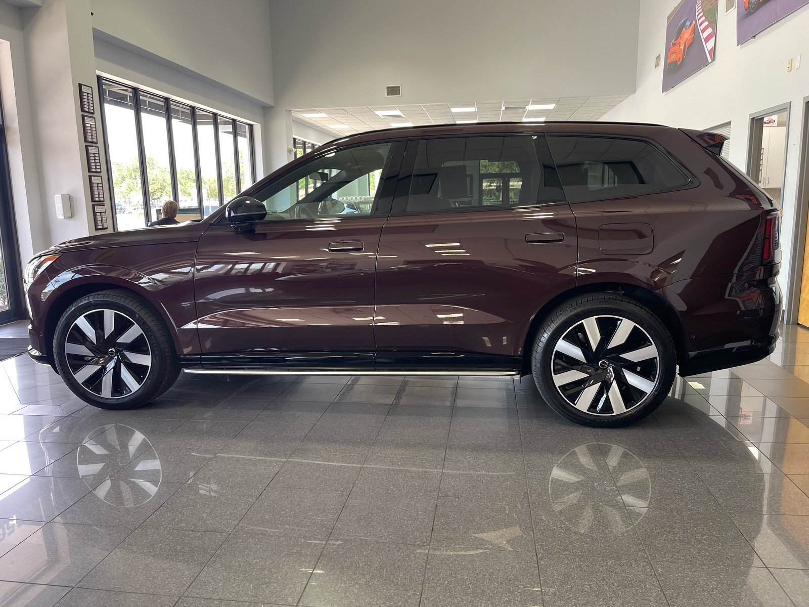Used 2025 Volvo EX90 Ultra AWD/4WD image 2