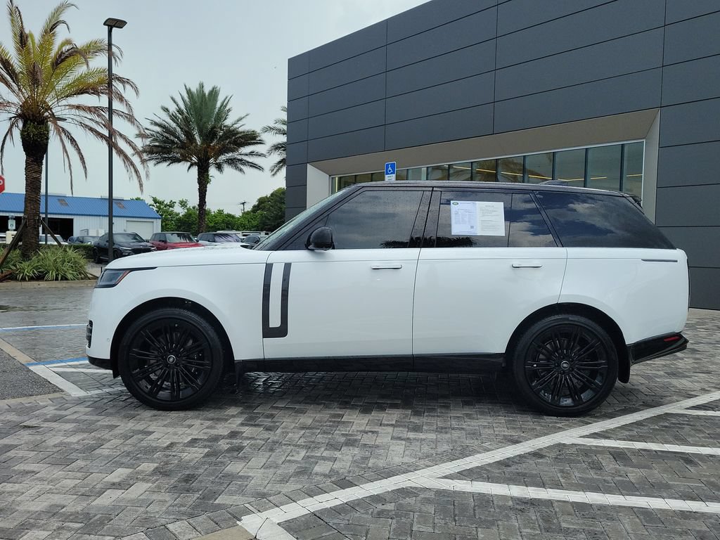 Certified 2025 Land Rover Range Rover SE AWD/4WD image 2