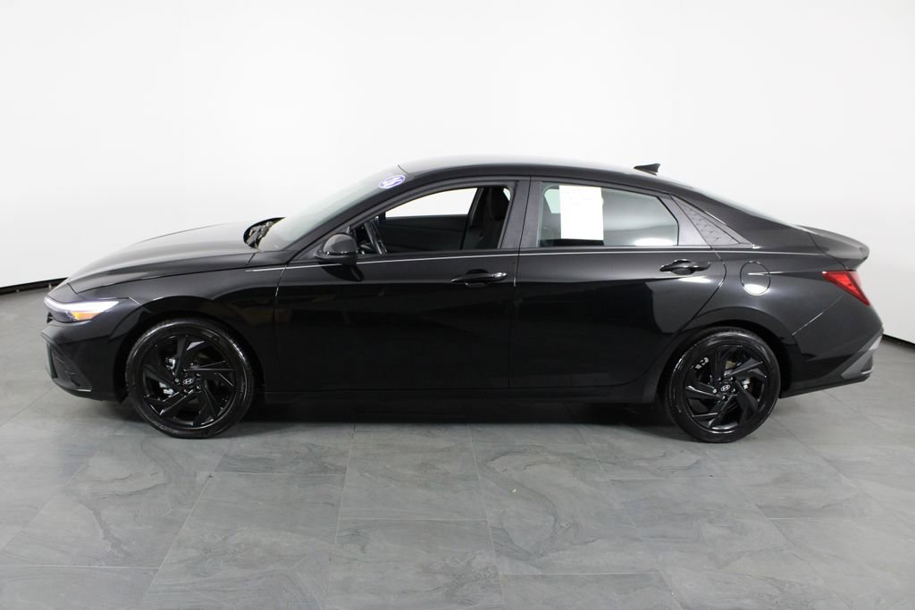 Certified 2026 Hyundai Elantra Sport w/ Cargo Package FWD image 12