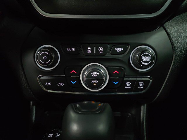 Used 2021 Jeep Cherokee Trailhawk w/ Sun, Sound & Nav Group image 27