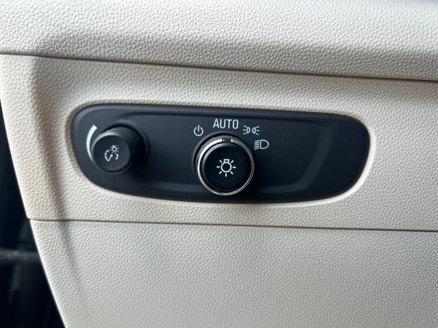 Used 2021 Buick Envision Essence FWD image 14