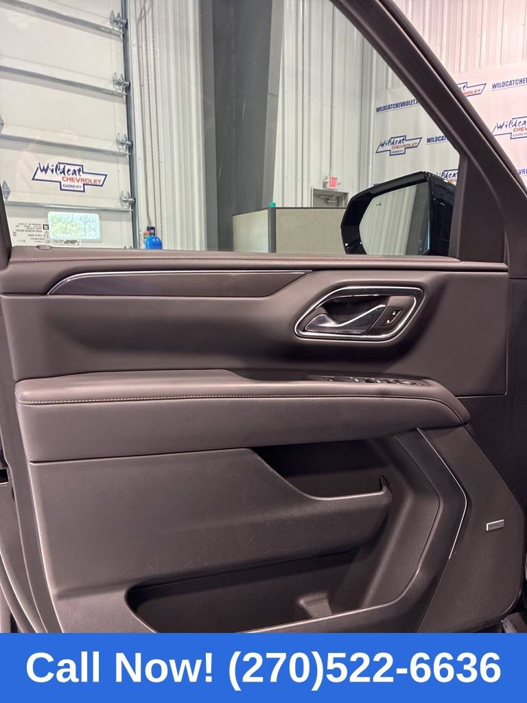 Used 2024 GMC Yukon AT4 w/ AT4 Premium Plus Package image 16