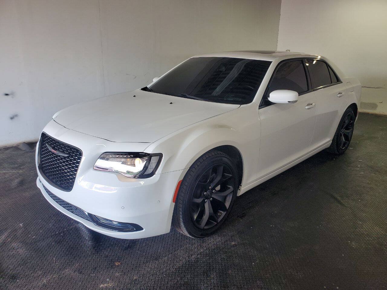 Used 2022 Chrysler 300 S RWD image 1