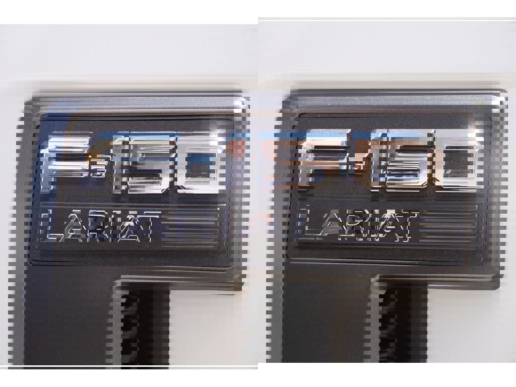 Used 2022 Ford F150 Lariat w/ Equipment Group 502A High image 8