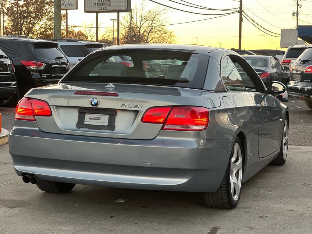 Used 2007 BMW 328i Convertible image 9
