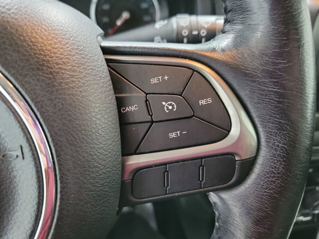 Used 2020 Jeep Renegade Limited image 38