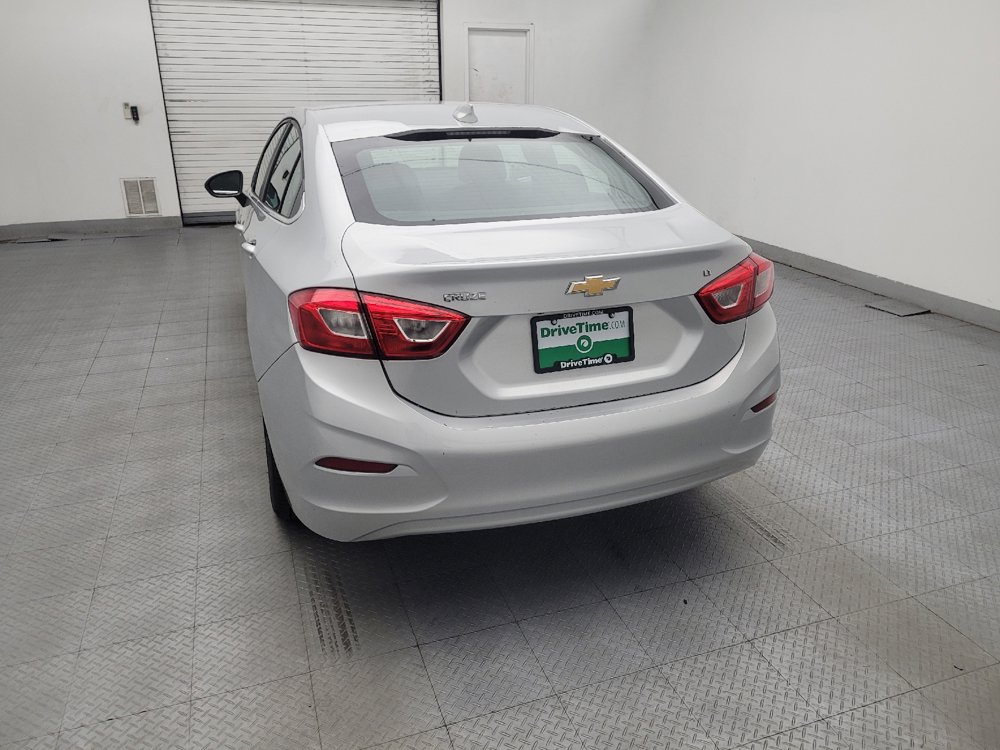 Used 2017 Chevrolet Cruze LT w/ Convenience Package FWD image 6