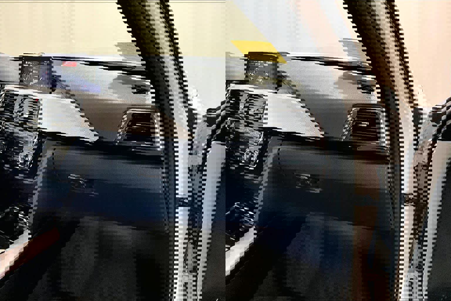 Used 2018 BMW 330i xDrive Sedan w/ M Sport Package image 18