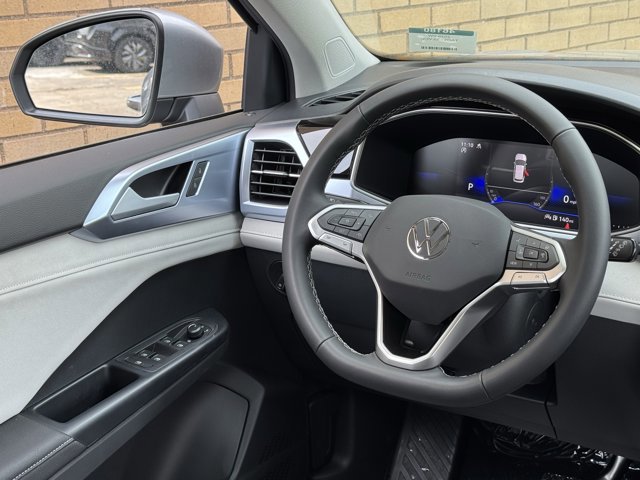 New 2026 Volkswagen Taos SE image 16