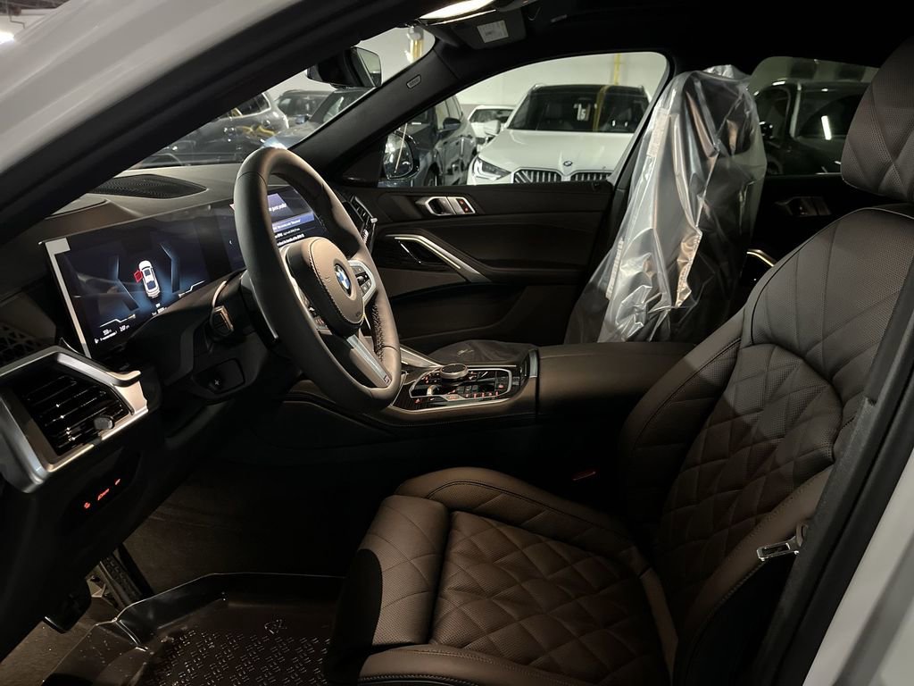 New 2026 BMW X6 xDrive40i w/ Climate Comfort Package image 11