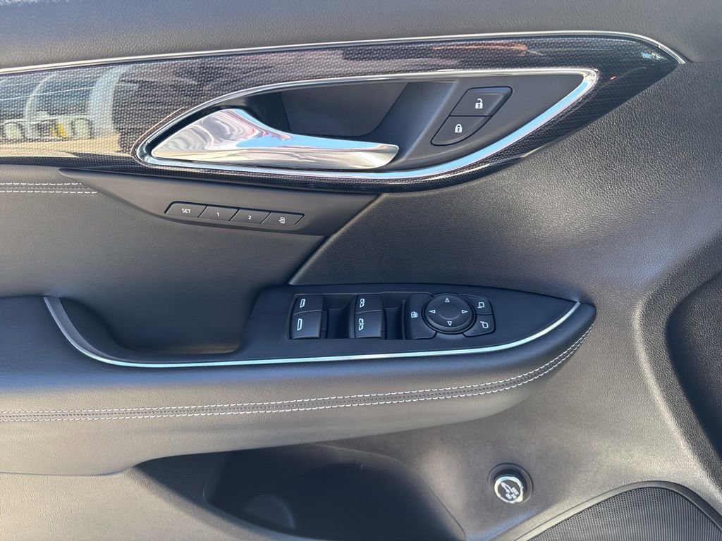 Used 2022 Buick Envision Essence w/ Technology Package I AWD/4WD image 10