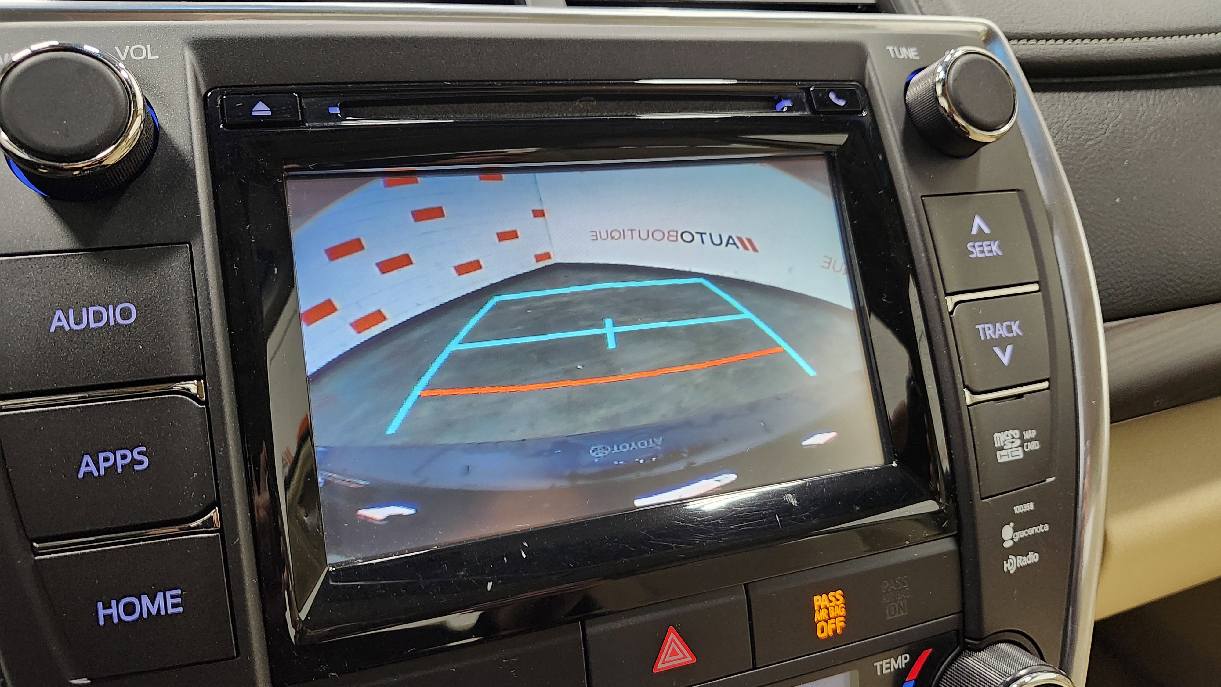 Used 2015 Toyota Camry XLE image 7