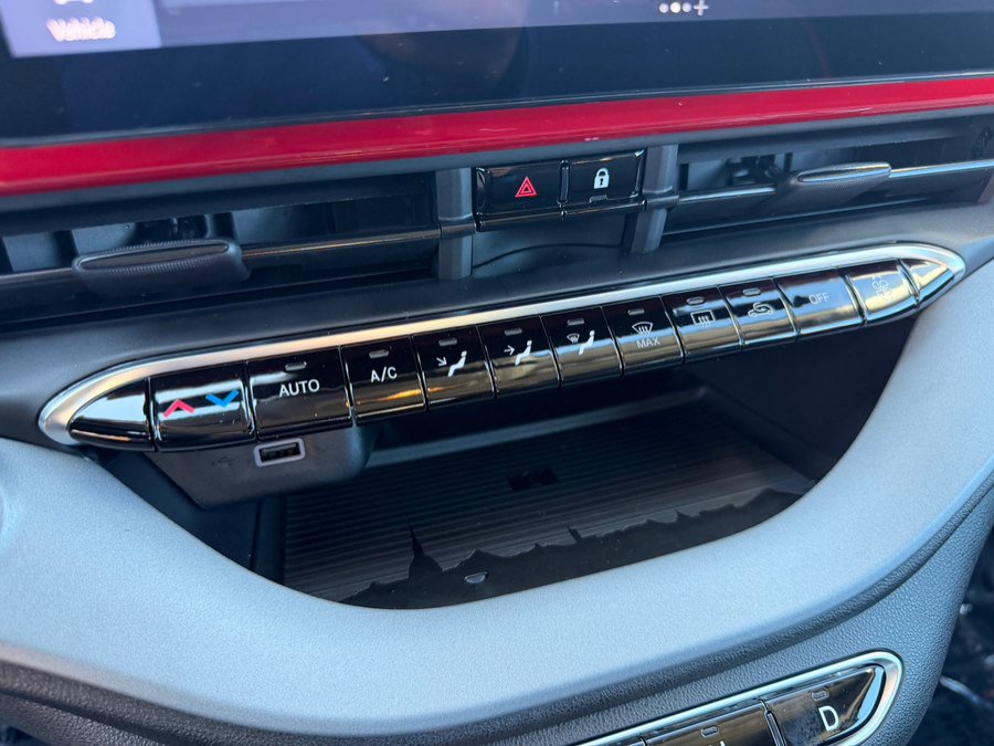 Used 2024 FIAT 500 e (RED) image 25