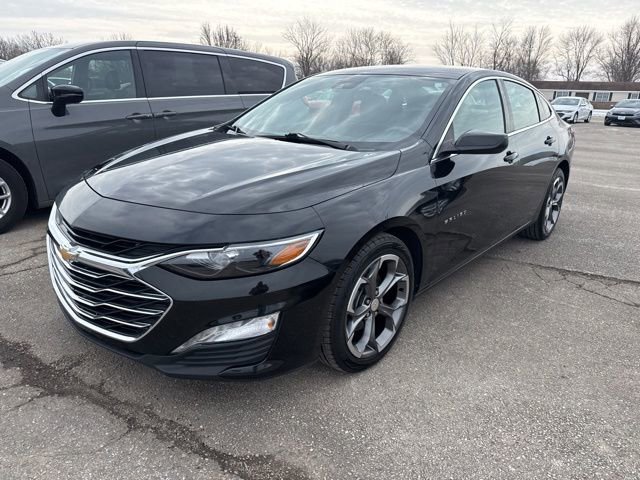 Used 2024 Chevrolet Malibu LT FWD image 2