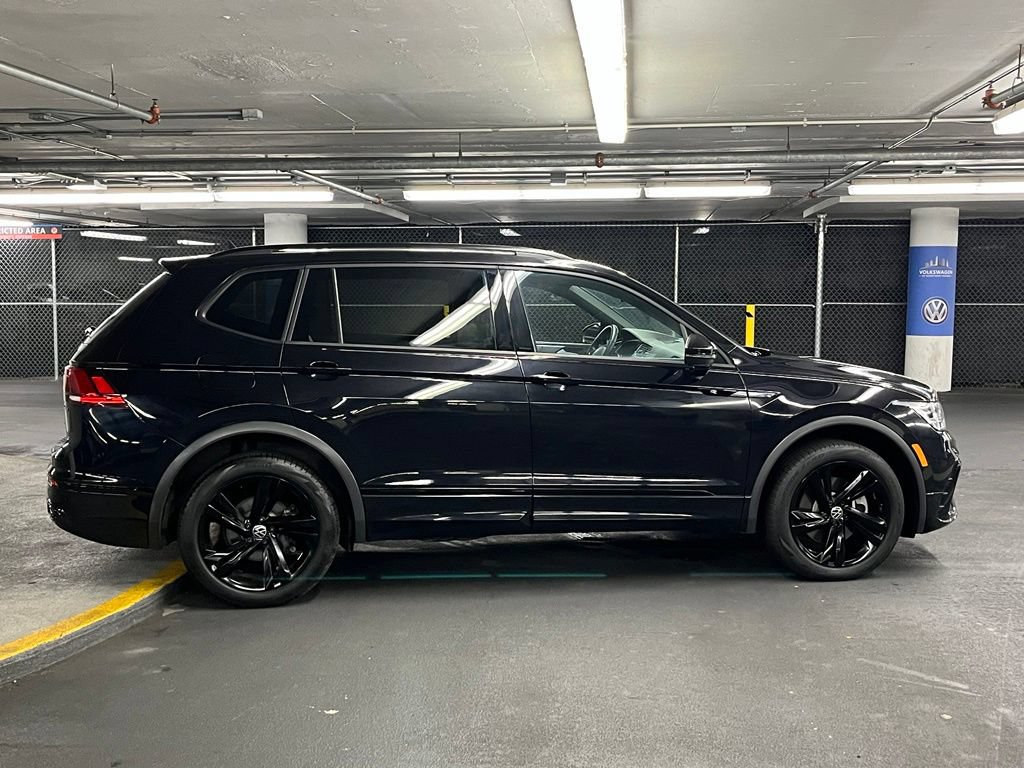 Used 2023 Volkswagen Tiguan SE R-Line AWD/4WD image 39