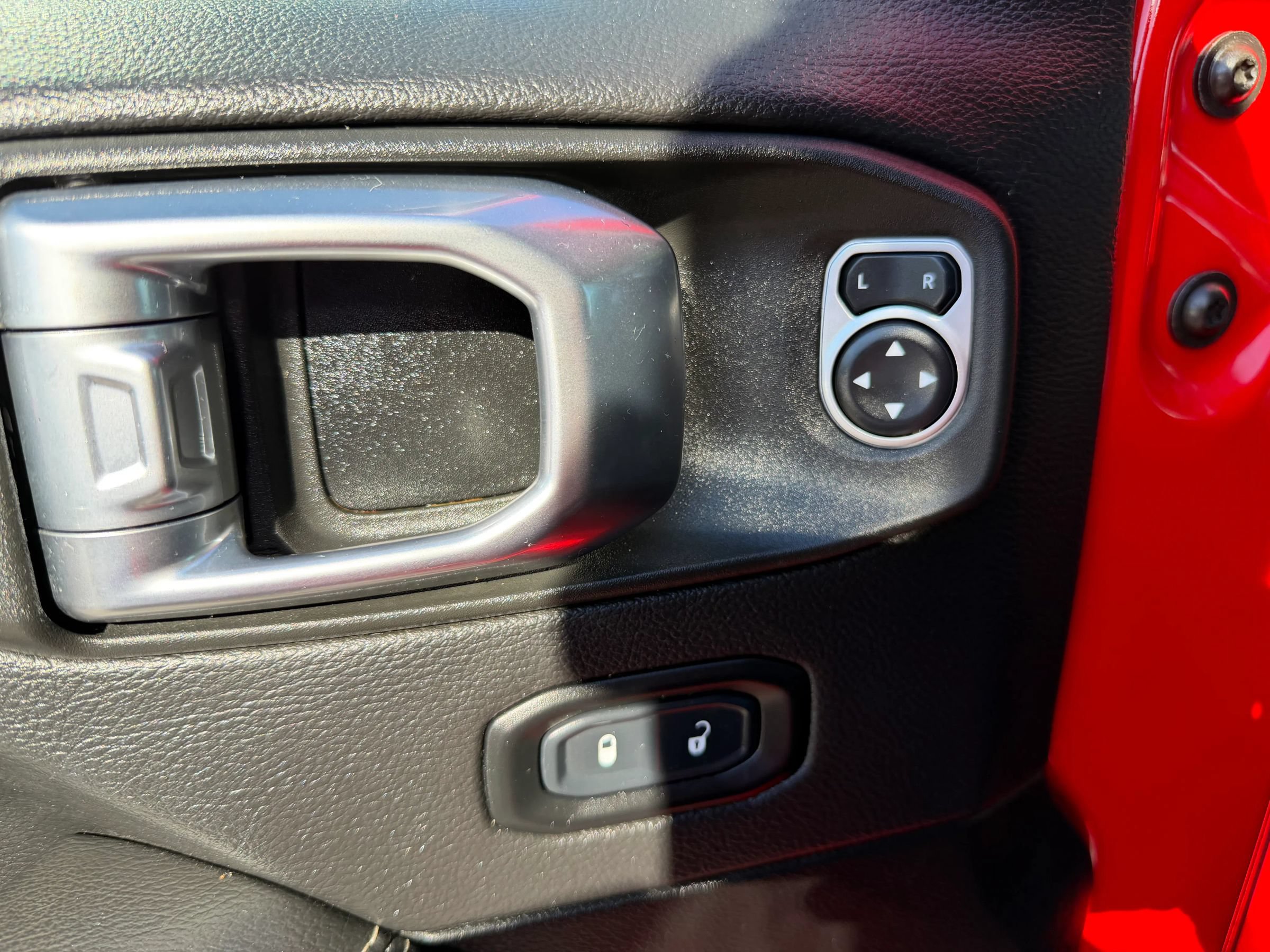 Used 2021 Jeep Wrangler Unlimited Sahara w/ Cold Weather Group AWD/4WD image 11