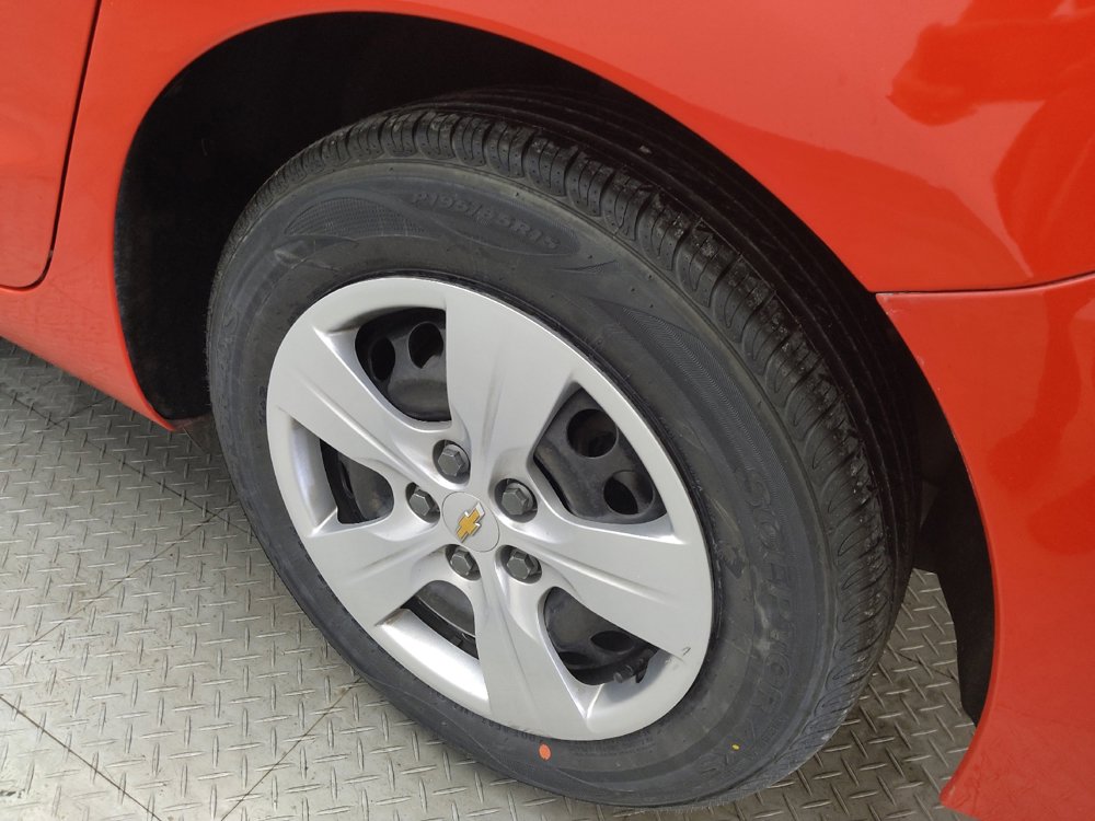 Used 2018 Chevrolet Cruze LS FWD image 31