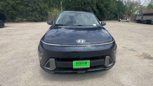 Used 2024 Hyundai Kona SEL FWD image 3