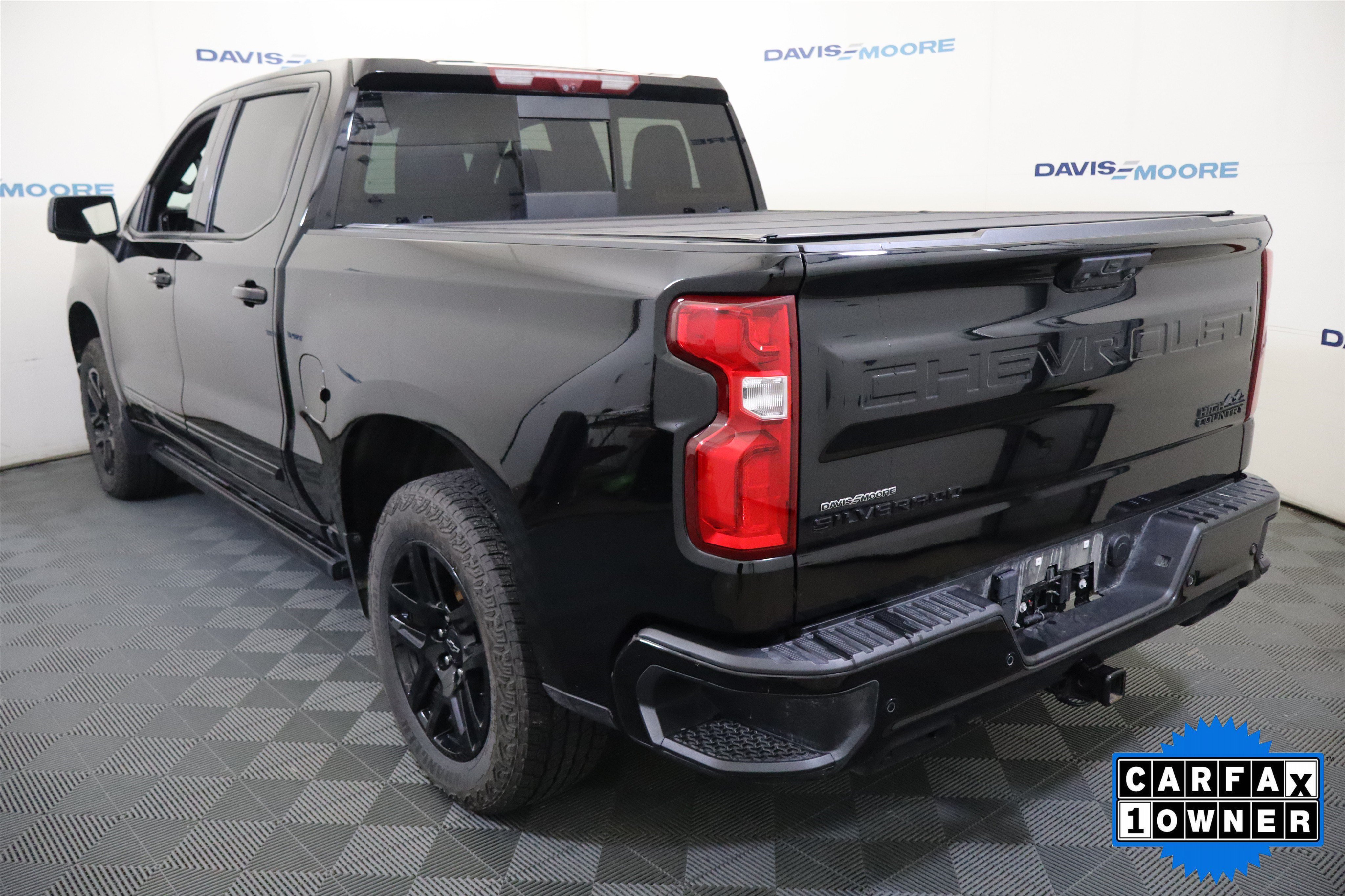 Used 2024 Chevrolet Silverado 1500 High Country w/ Midnight Edition AWD/4WD image 10