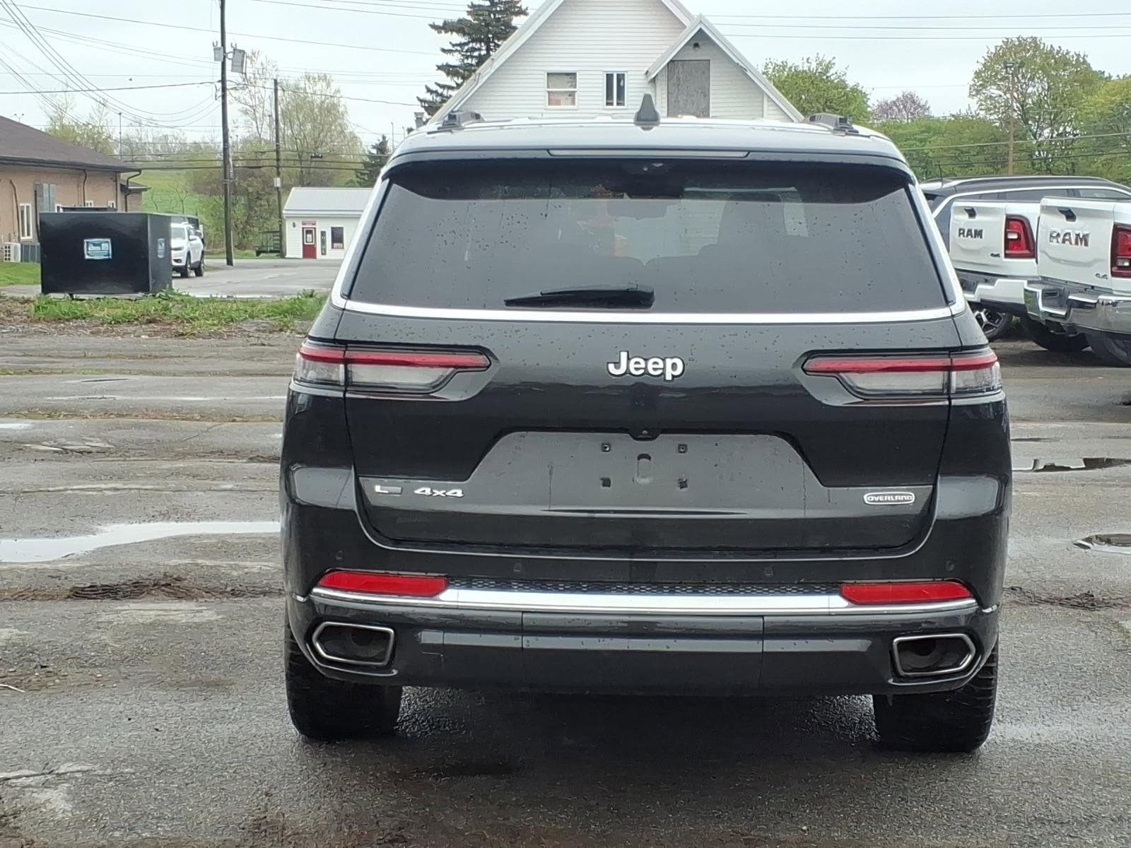Used 2022 Jeep Grand Cherokee L Overland w/ Luxury Tech Group IV AWD/4WD image 6
