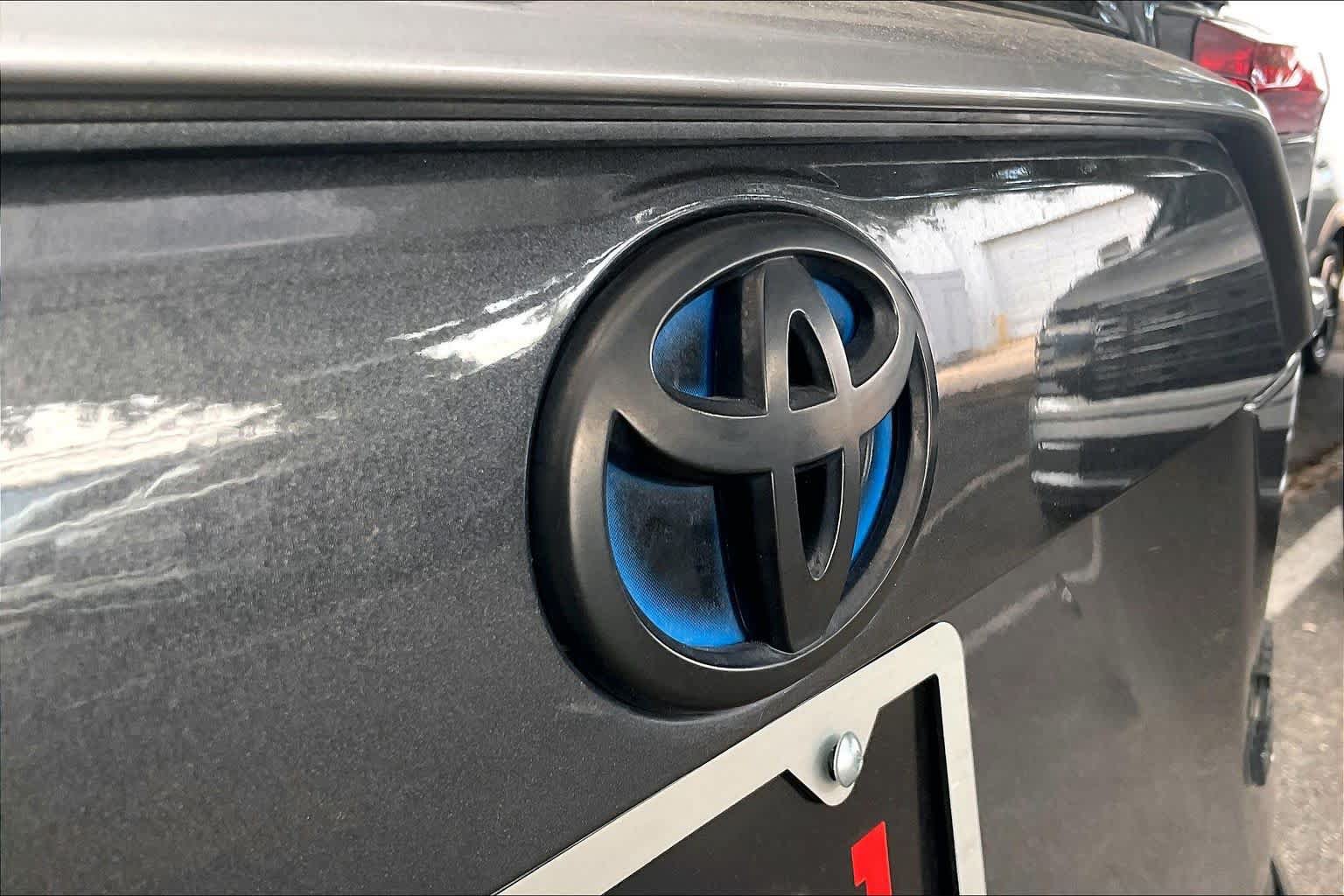 Used 2021 Toyota RAV4 XSE AWD/4WD image 31