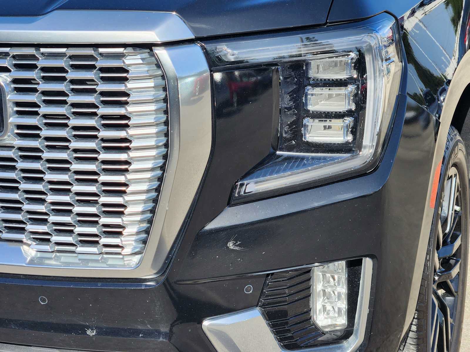 Used 2021 GMC Yukon Denali w/ Denali Premium Package AWD/4WD image 7