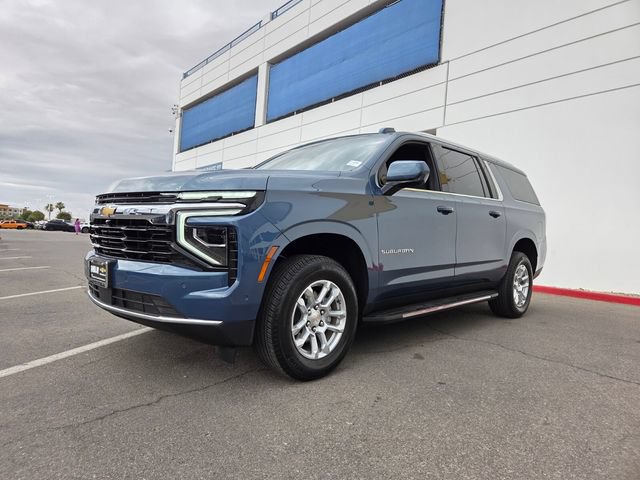 Certified 2025 Chevrolet Suburban LS RWD image 2